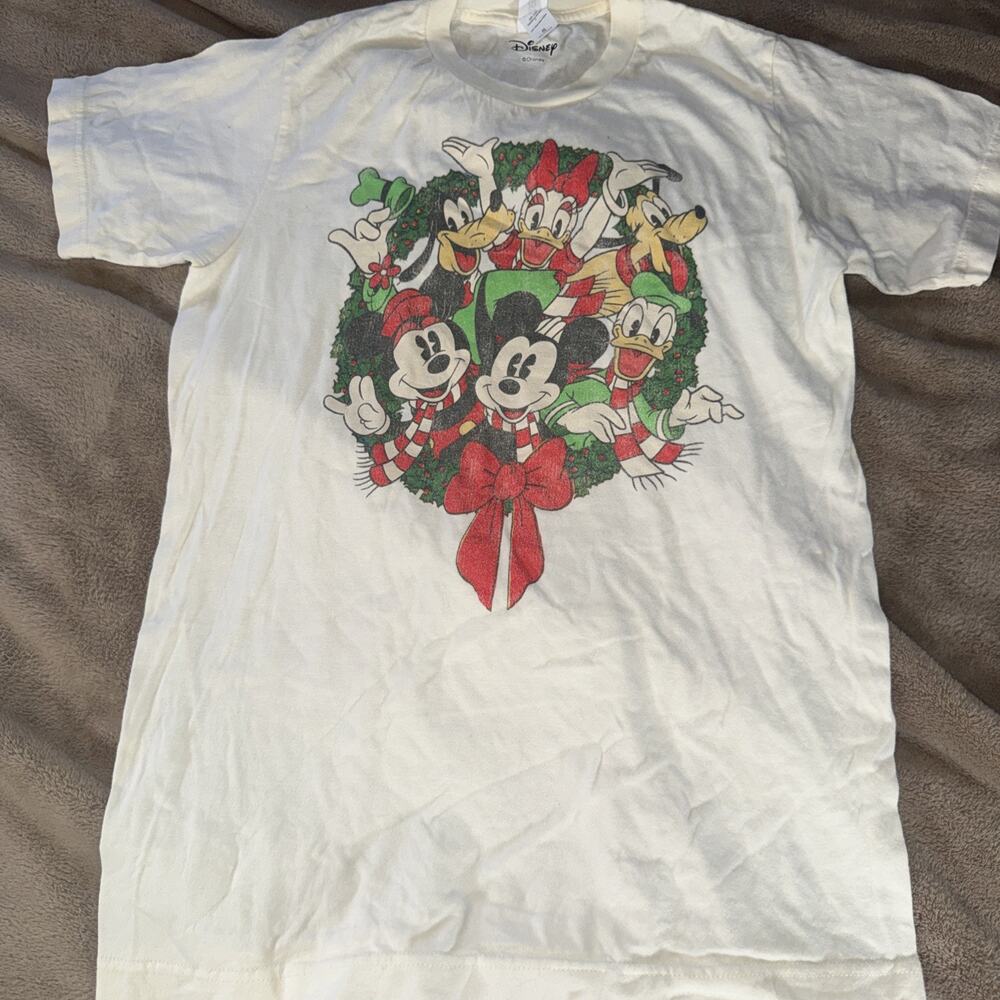 Vintage Disney Christmas Mickey Mouse Friends Wreath T-Shirt White Medium